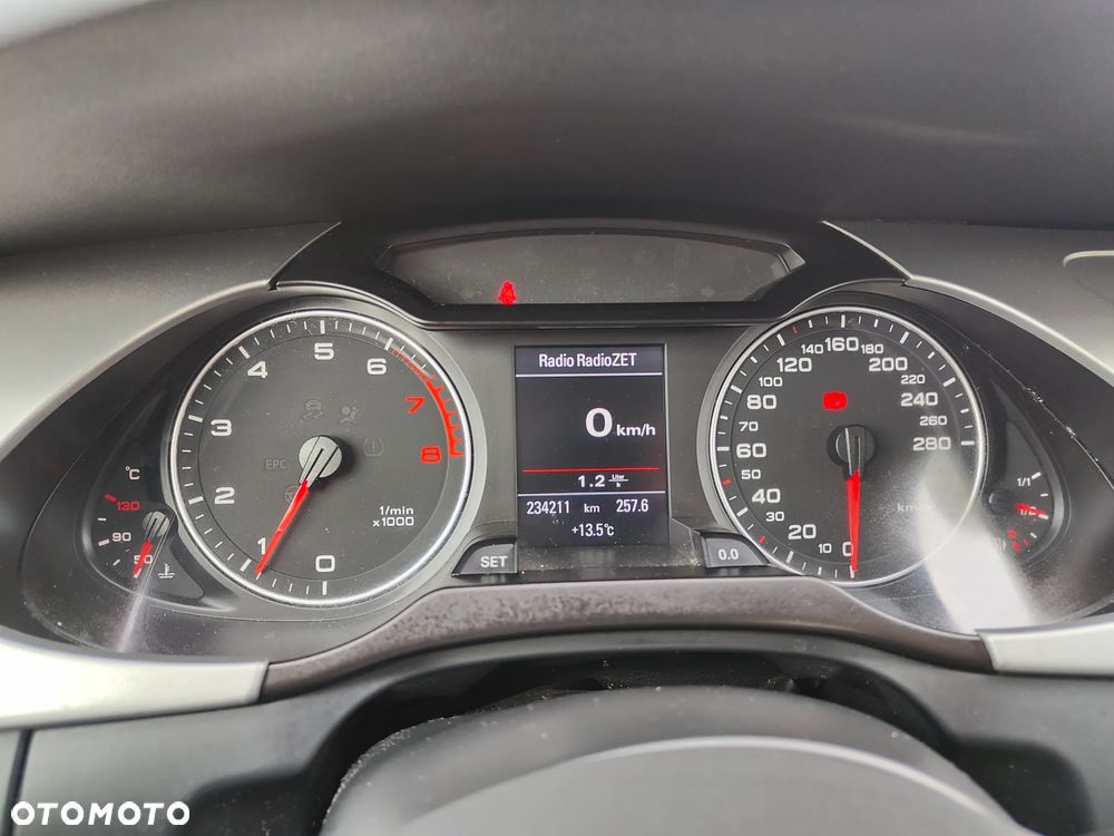 Audi A4 Limousine - 5