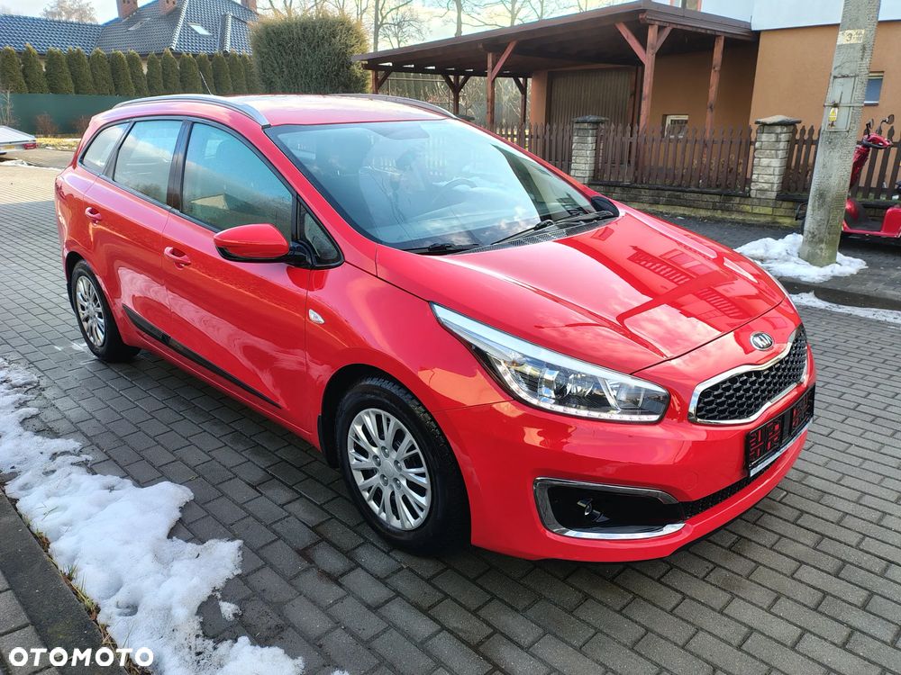 Kia Ceed 1.6 GDI ISG Dream-Team Edition - 13