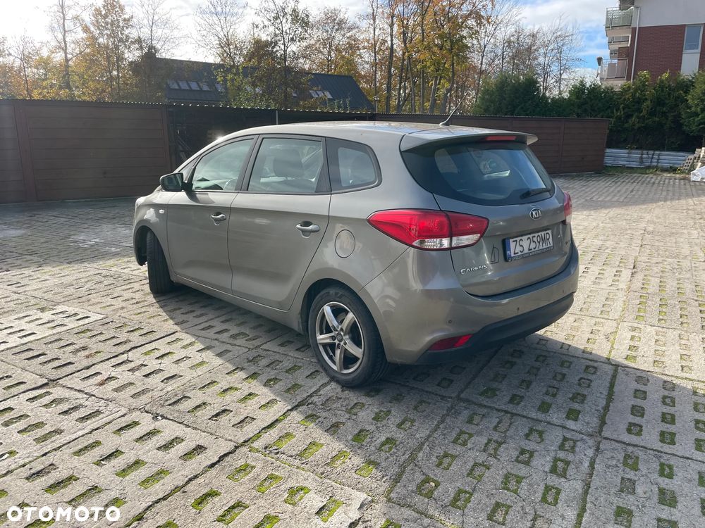 Kia Carens 1.7 CRDi L - 5