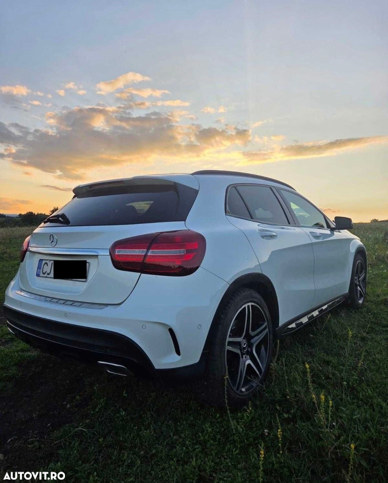 Mercedes-Benz GLA 180 7G-DCT AMG Line - 3