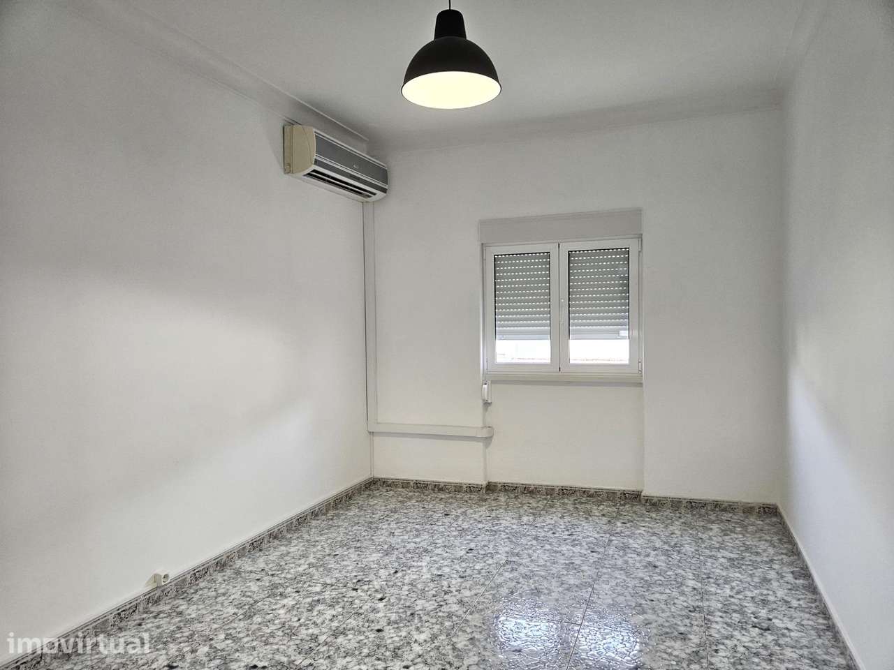 Apartamento T2 para arrendamento - ao Largo 1º de Maio - Grande imagem: 5/12
