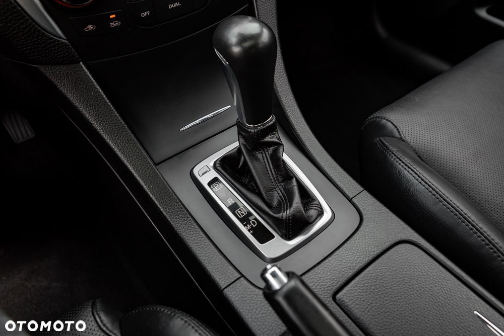 Suzuki Kizashi 2.4 4x4 CVT Sport - 36