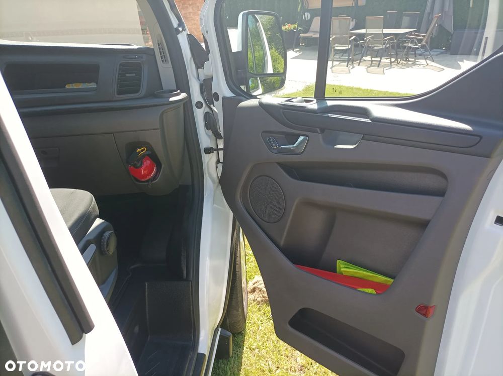 Ford Transit Custom 320 L2H1 Ambiente (bryg.) - 19
