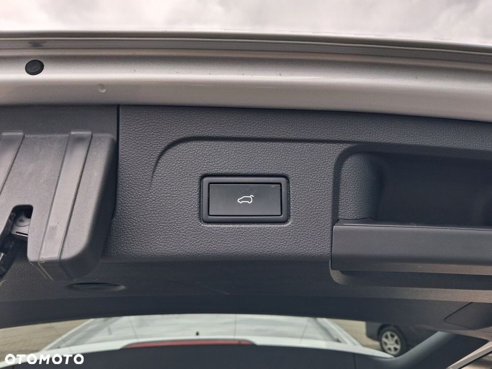 Volkswagen Touran - 34