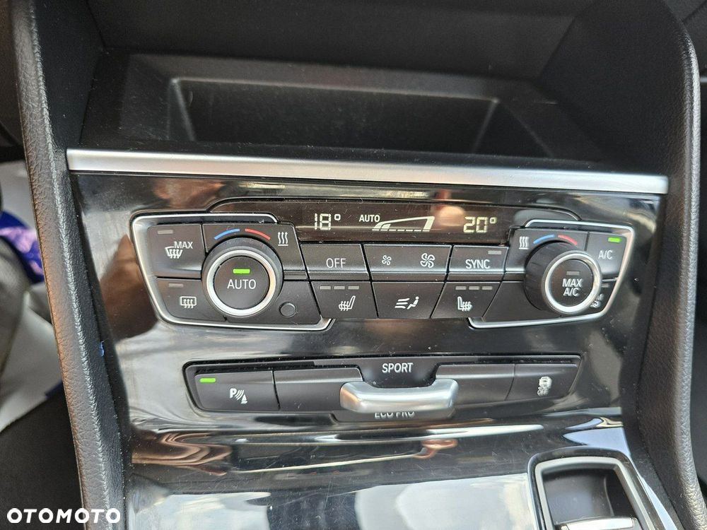 BMW Seria 2 218d Luxury Line - 29