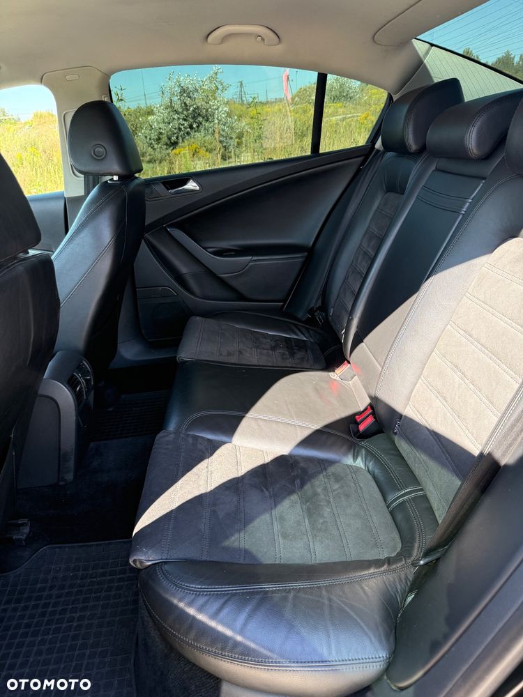 Volkswagen Passat 2.0 TDI Highline - 9