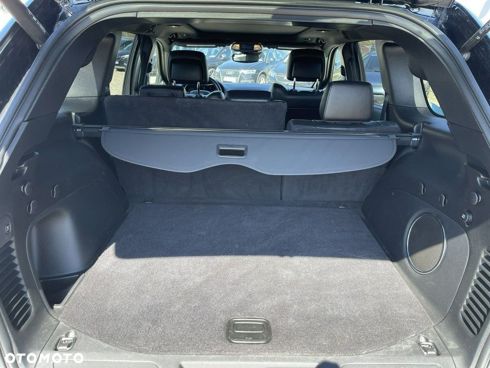 Jeep Grand Cherokee - 21