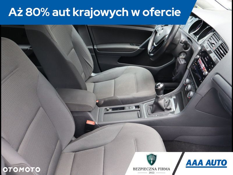 Volkswagen Golf - 10