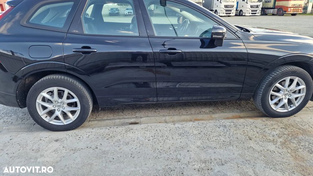 Volvo XC 60 D4 Momentum Pro - 4