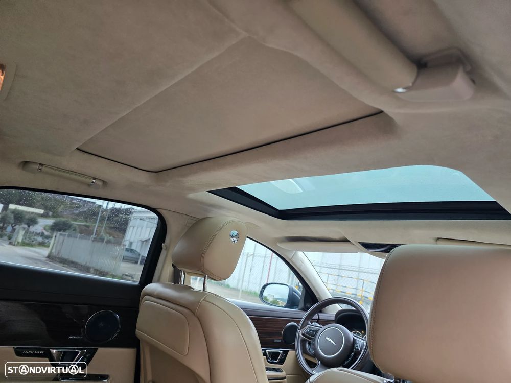 Jaguar XJ 3.0 D V6 Premium Luxury - 17