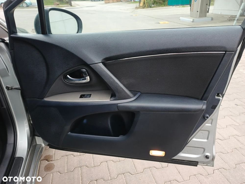 Toyota Avensis Combi 1.8 Edition - 22
