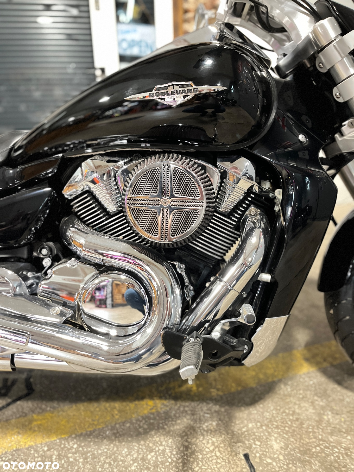 Suzuki Intruder - 7