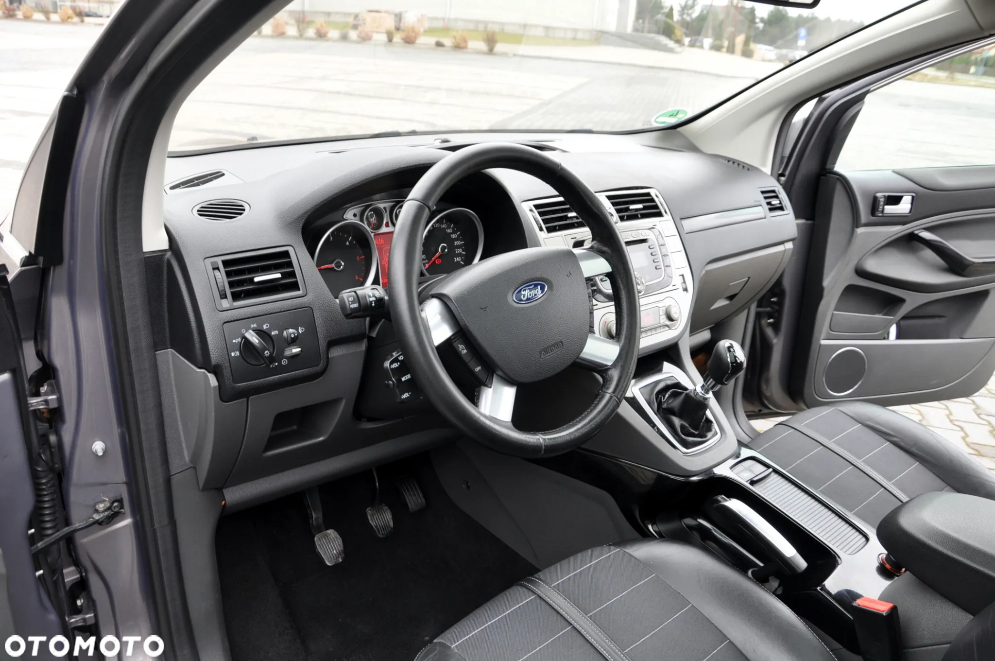 Ford Kuga 2.0 TDCi 4x4 Titanium - 24