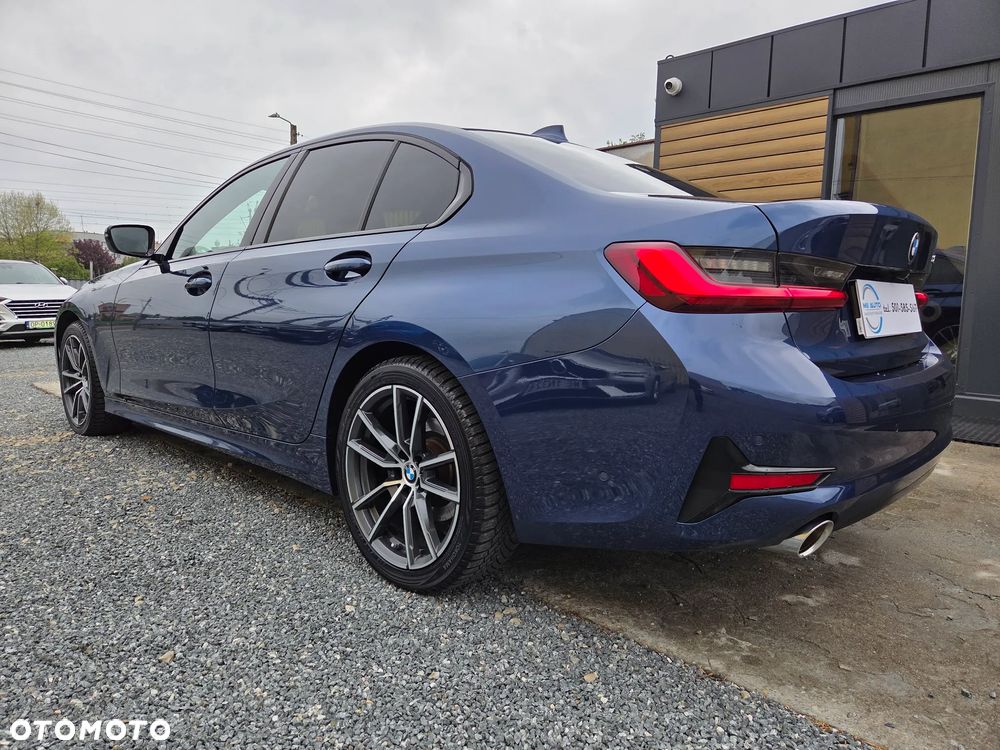 BMW Seria 3 320d Sport Line - 8