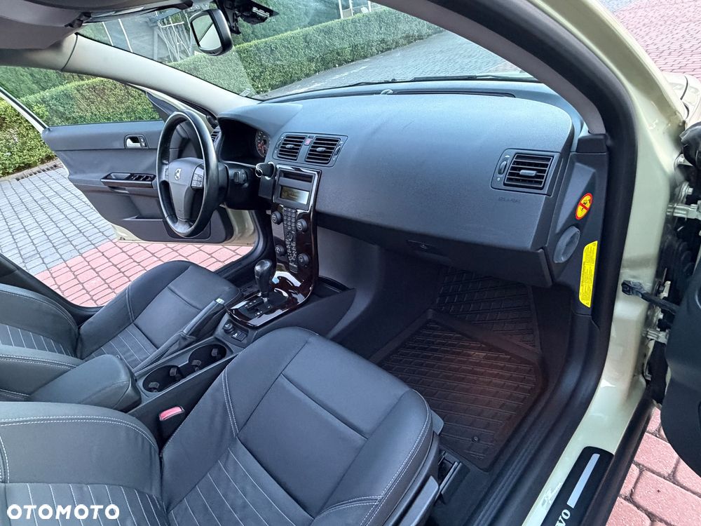 Volvo S40 2.4i Momentum - 23
