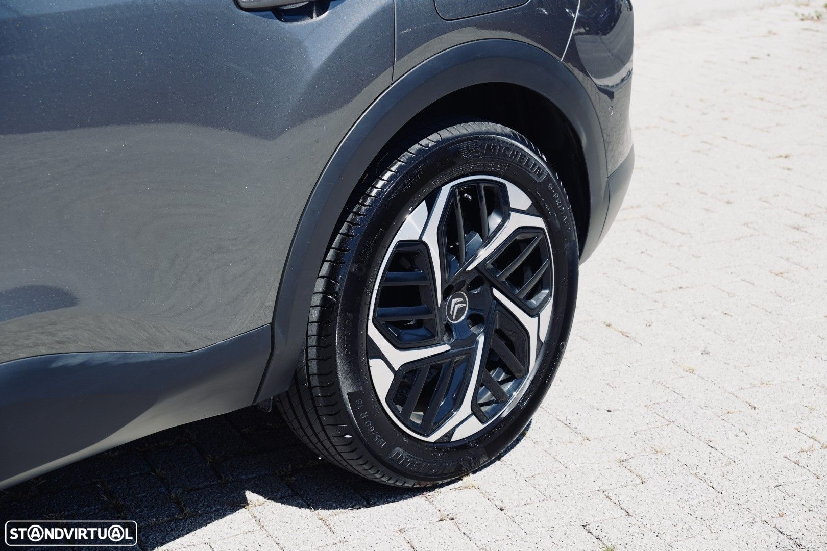Citroën C4 1.2 PureTech Shine - 19