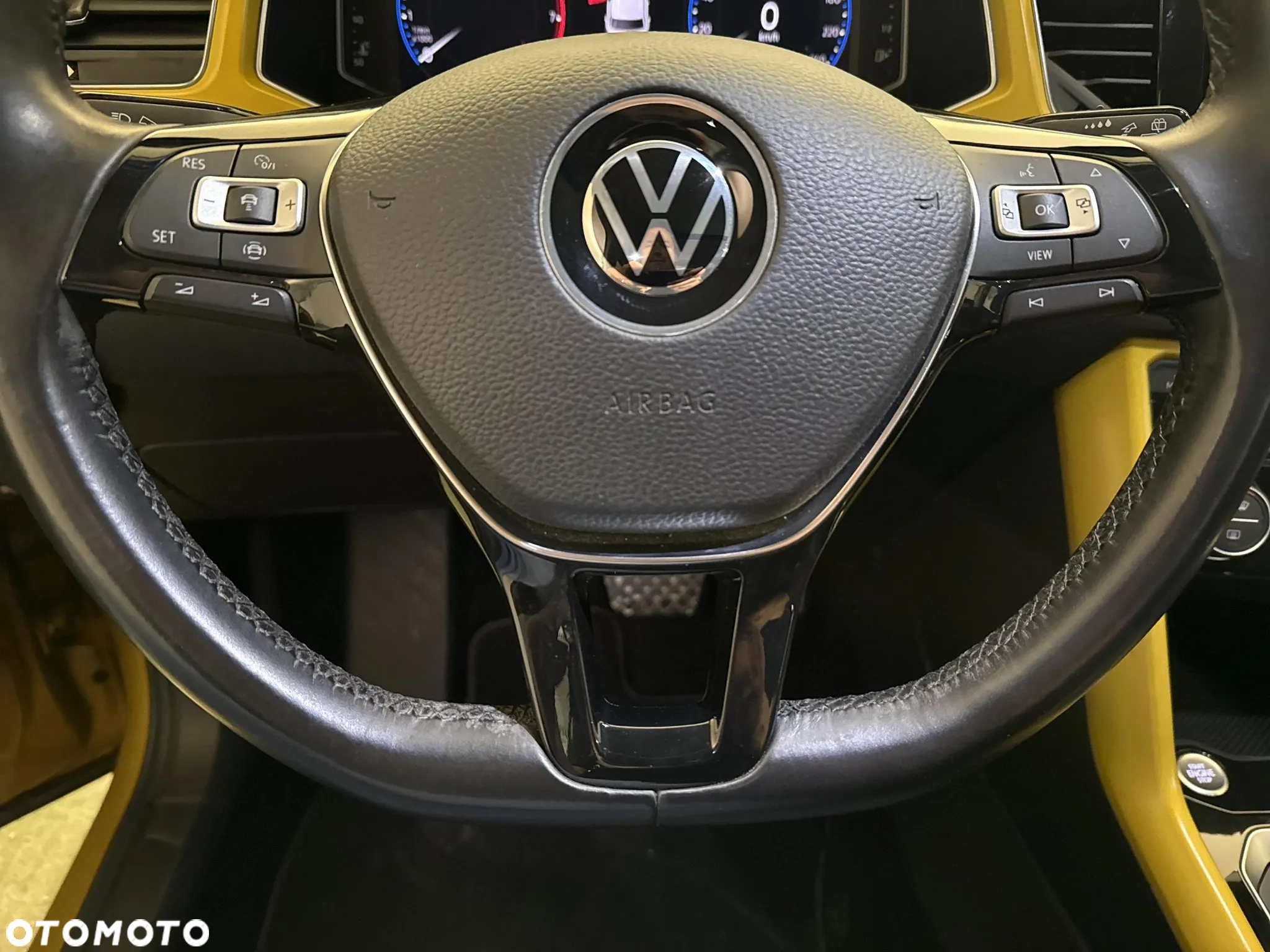 Volkswagen T-Roc - 13