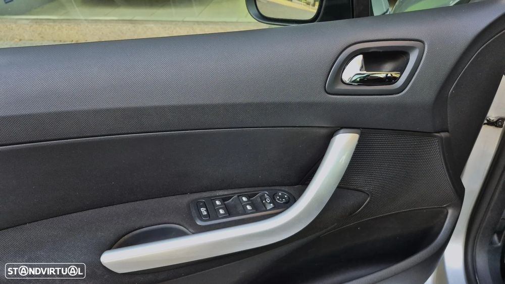 Peugeot 308 SW 1.6 e-HDi Sportium CVM6 - 16