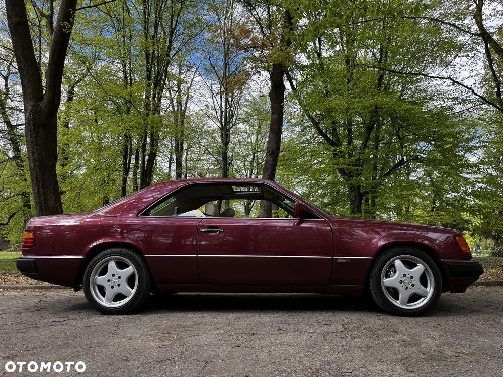 Mercedes-Benz W124 (1984-1993) - 27