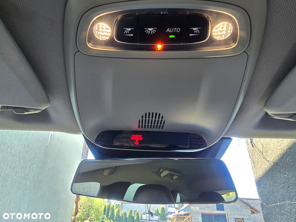 Volvo V40 Cross Country D3 Geartronic Momentum - 13