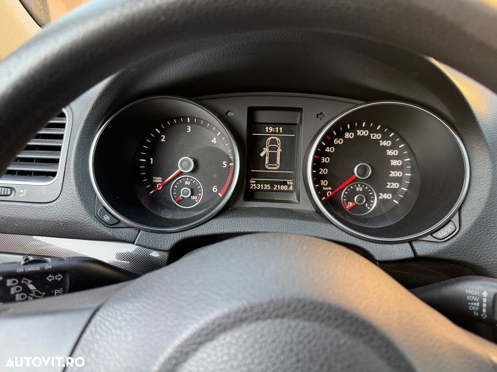 Volkswagen Golf - 9