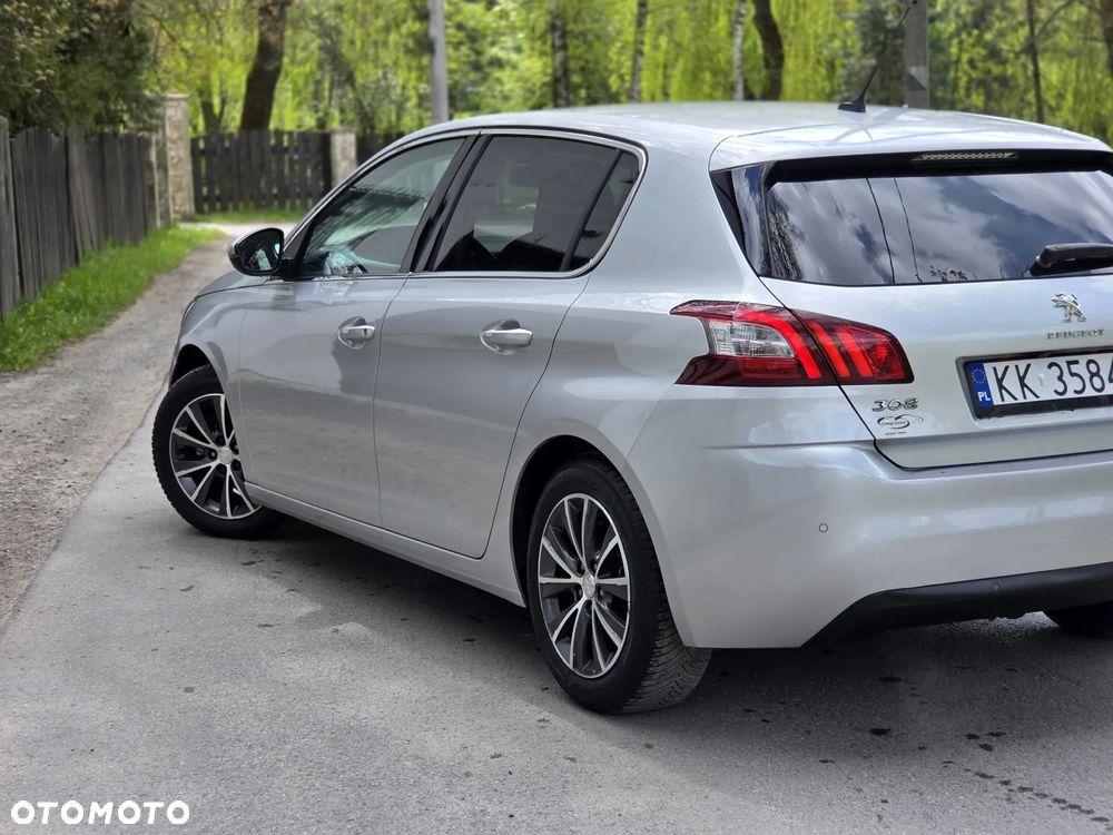 Peugeot 308 1.2 PureTech GPF Allure S&S - 16