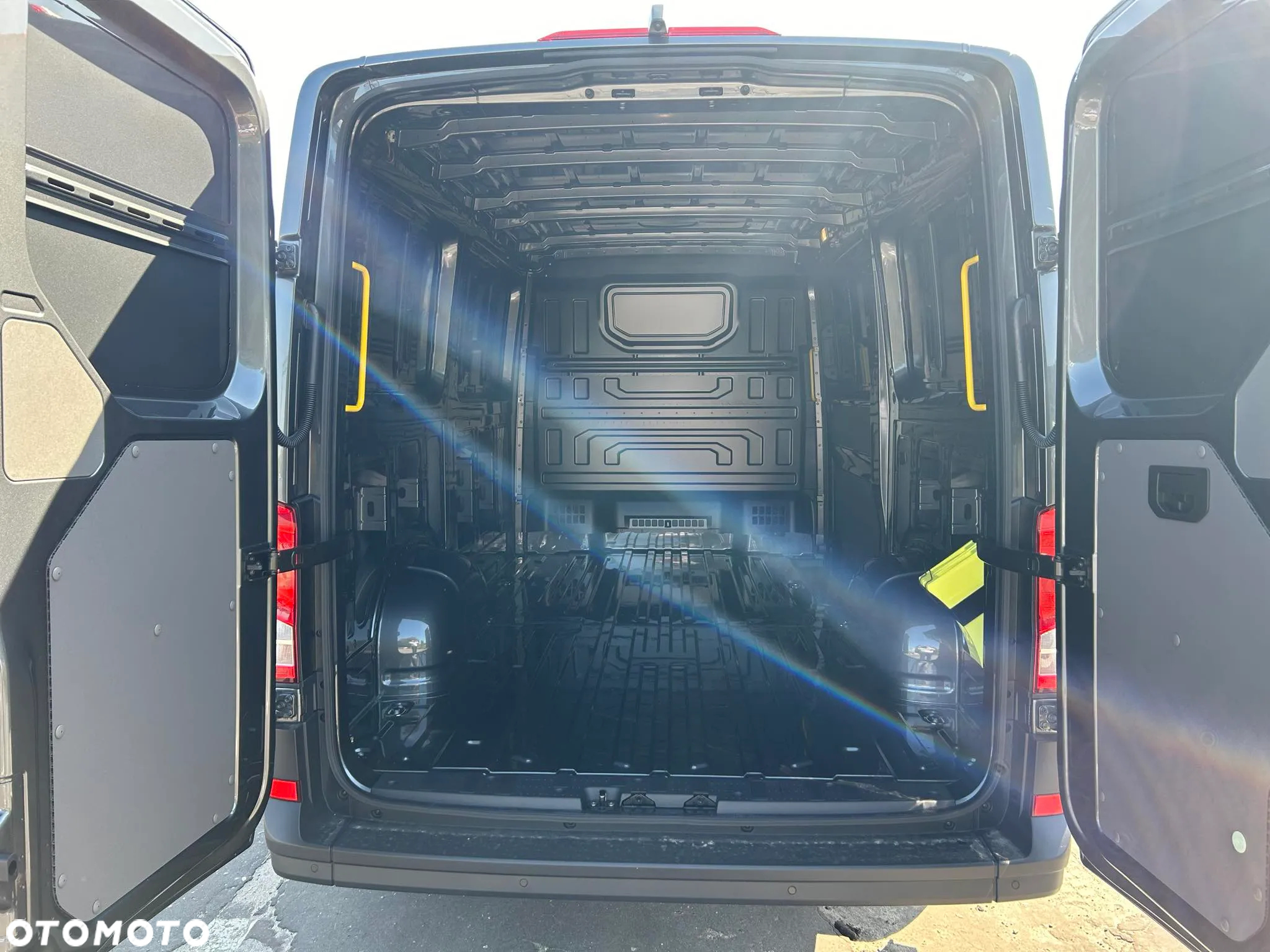 Volkswagen Crafter - 22