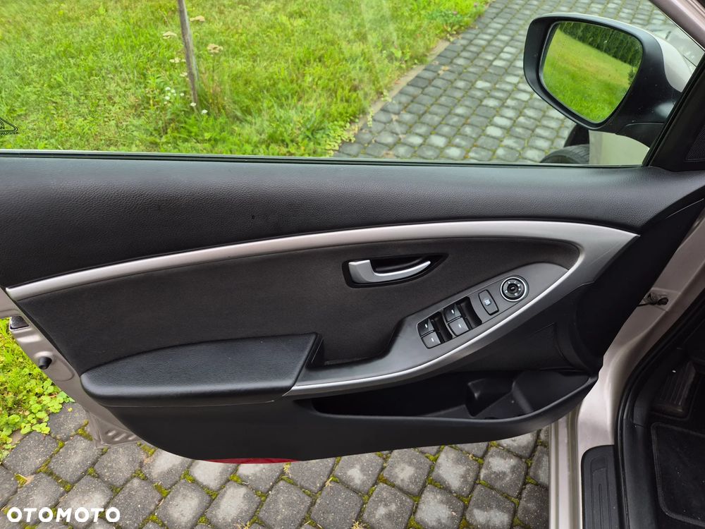 Hyundai i30 1.6 GDI Style - 33