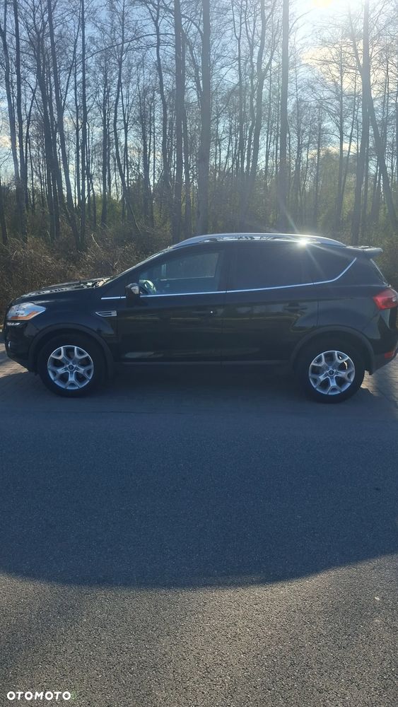 Ford Kuga 2.0 TDCi 2x4 Titanium - 2