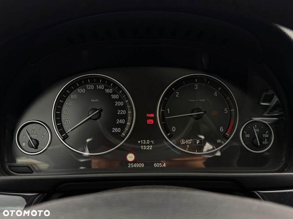 BMW Seria 5 530d xDrive Modern Line - 20