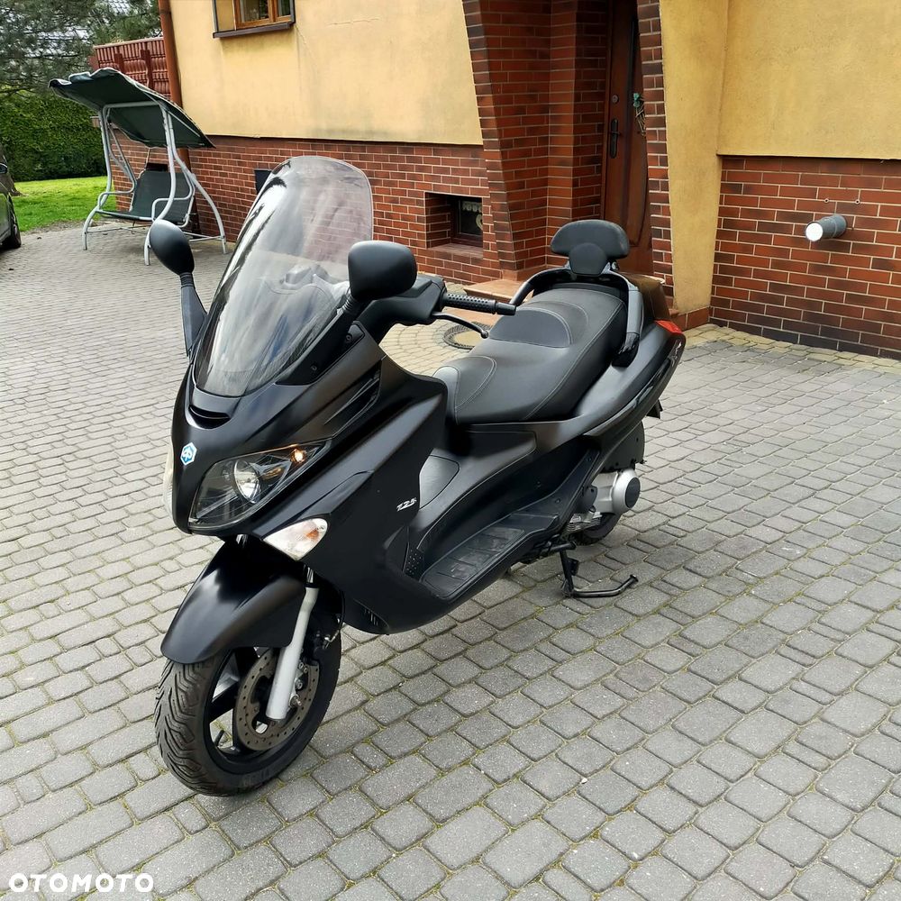 Piaggio Xevo - 1
