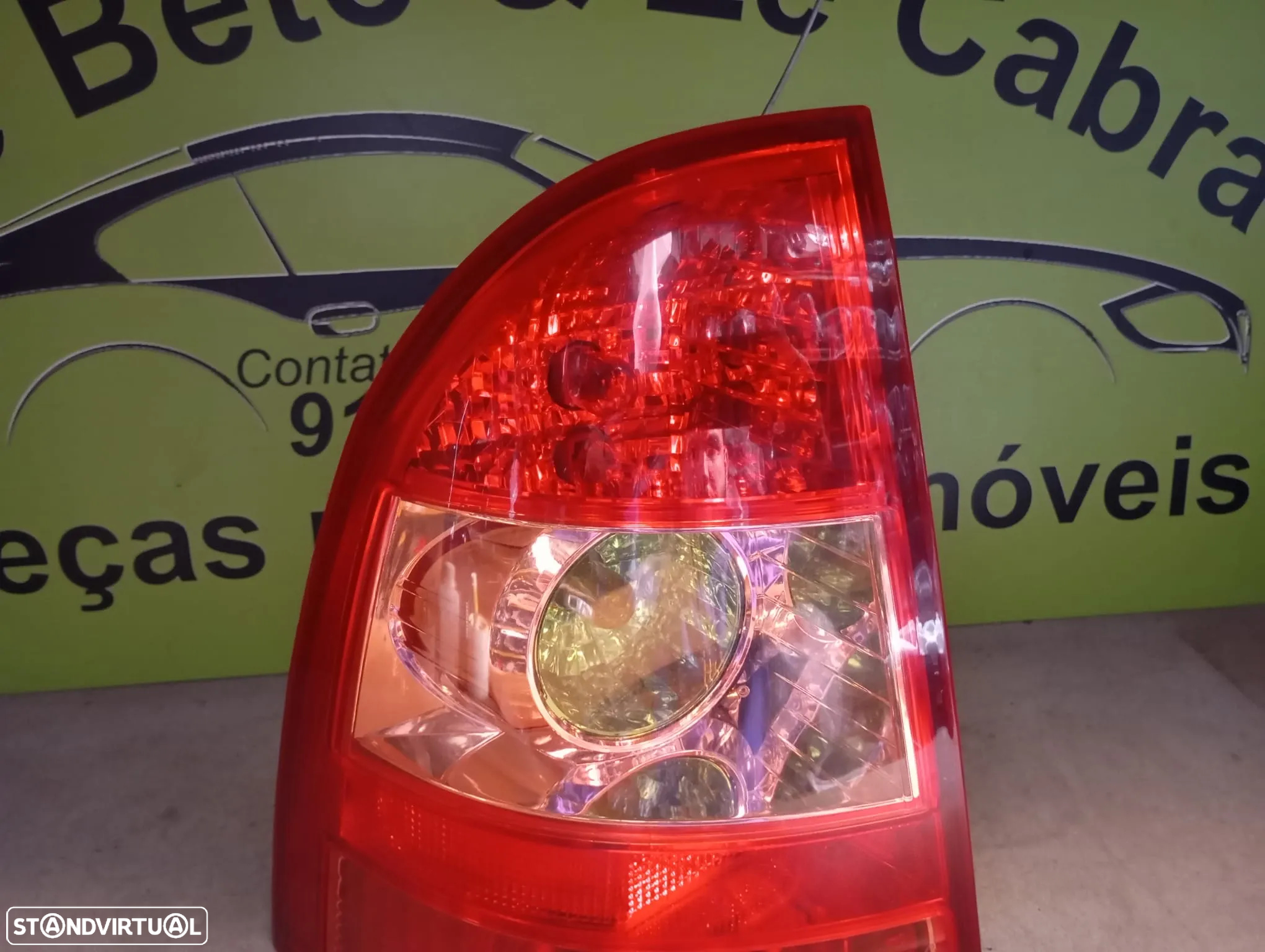 TOYOTA COROLLA E12 COMBI FAROLIM ESQUERDO - FT202 - 2