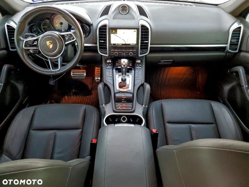 Porsche Cayenne - 8