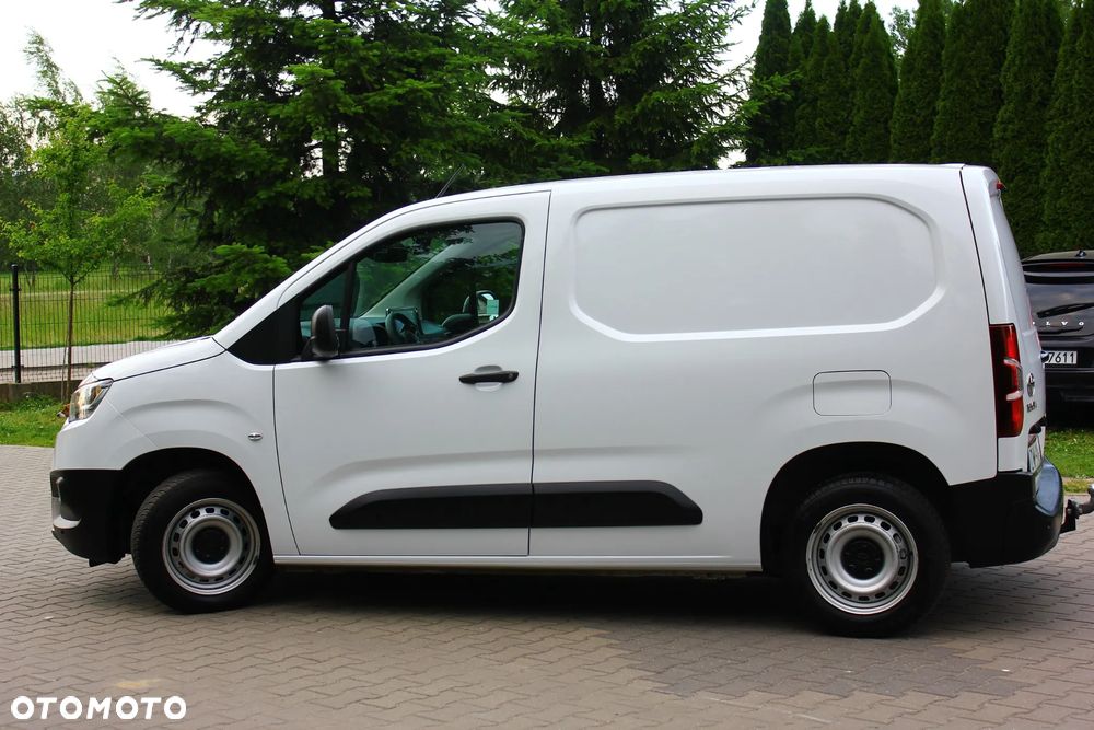 Toyota PROACE CITY BLASZAK 2 OSOBOWY 1.2 D-4T BENZYNA 110KM PEWNE AUTO FV23% - 6