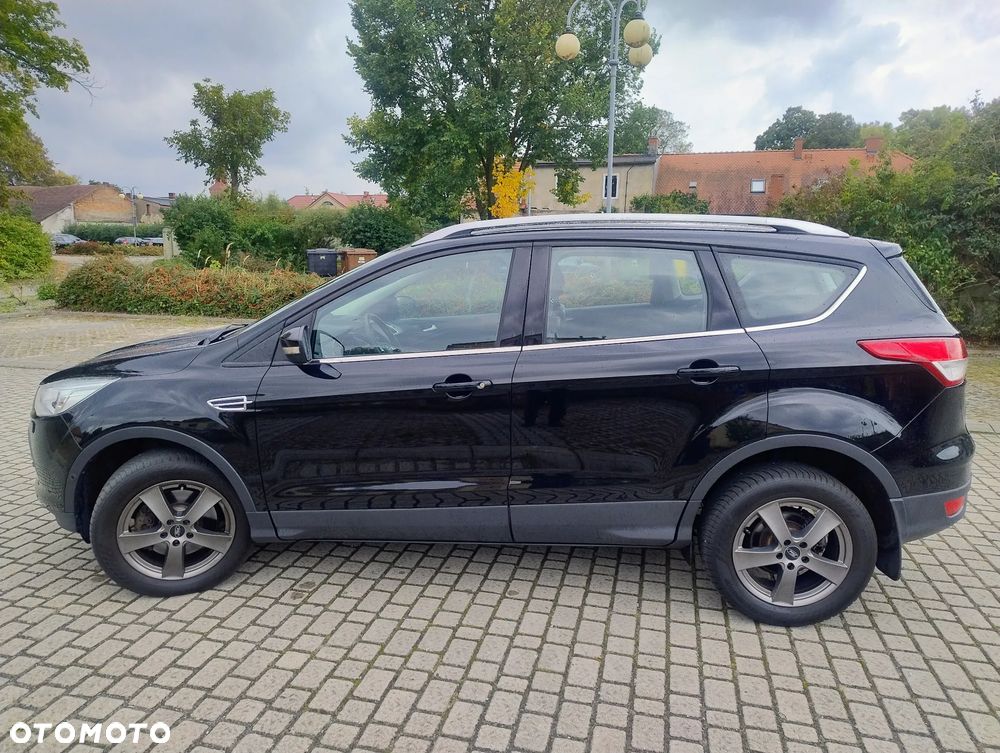 Ford Kuga 2.0 TDCi 2x4 Titanium - 6