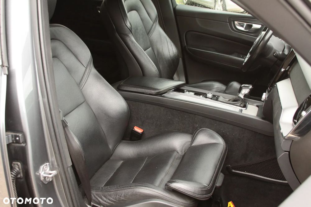 Volvo XC 60 D4 Geartronic RDesign - 16