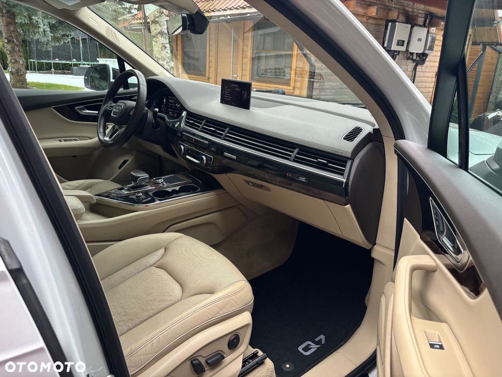 Audi Q7 - 11
