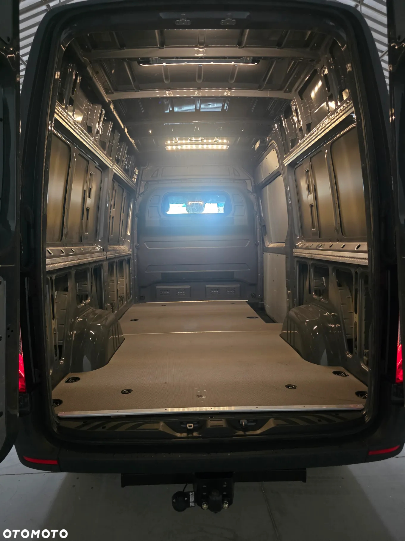 Mercedes-Benz Sprinter - 13
