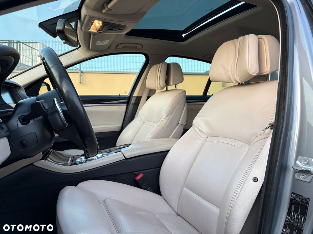 BMW Seria 5 520d xDrive - 25