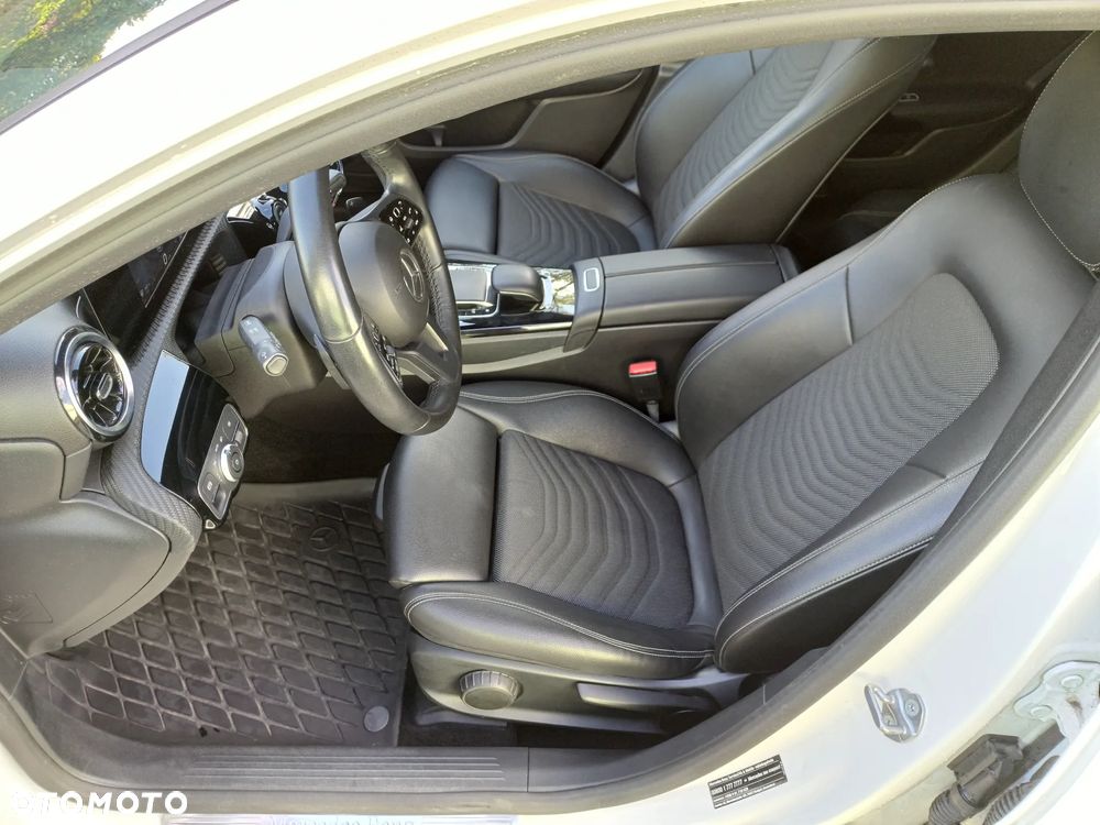 Mercedes-Benz Klasa A 180 Edition 1 7G-DCT - 11
