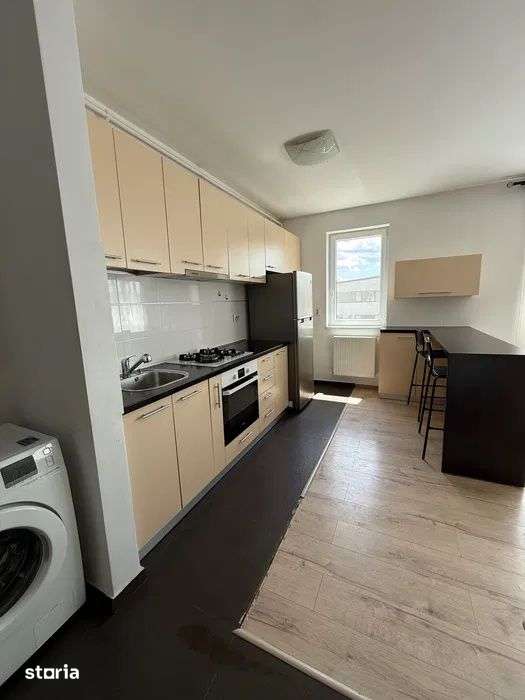 Apartament cu 2 camere, 50 mp, balcon, zona Stadionului — fotografia 3
