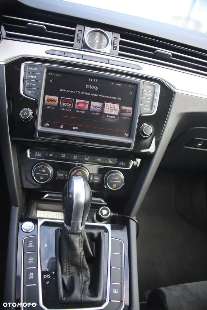 Volkswagen Passat - 14