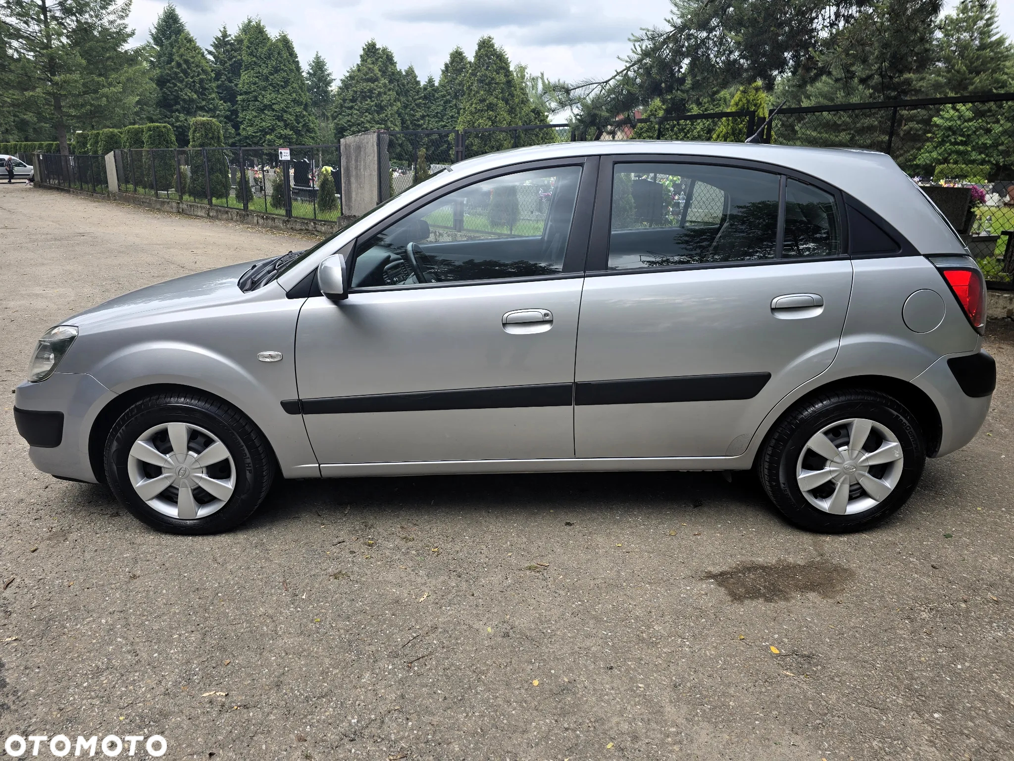 Kia Rio 1.4 Comfort - 4