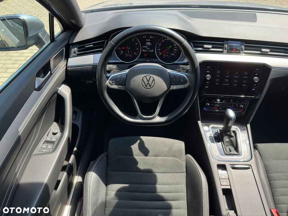 Volkswagen Passat - 13