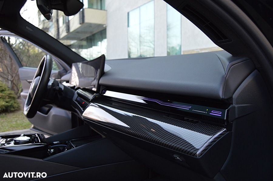 BMW Seria 5 520d AT MHEV - 24