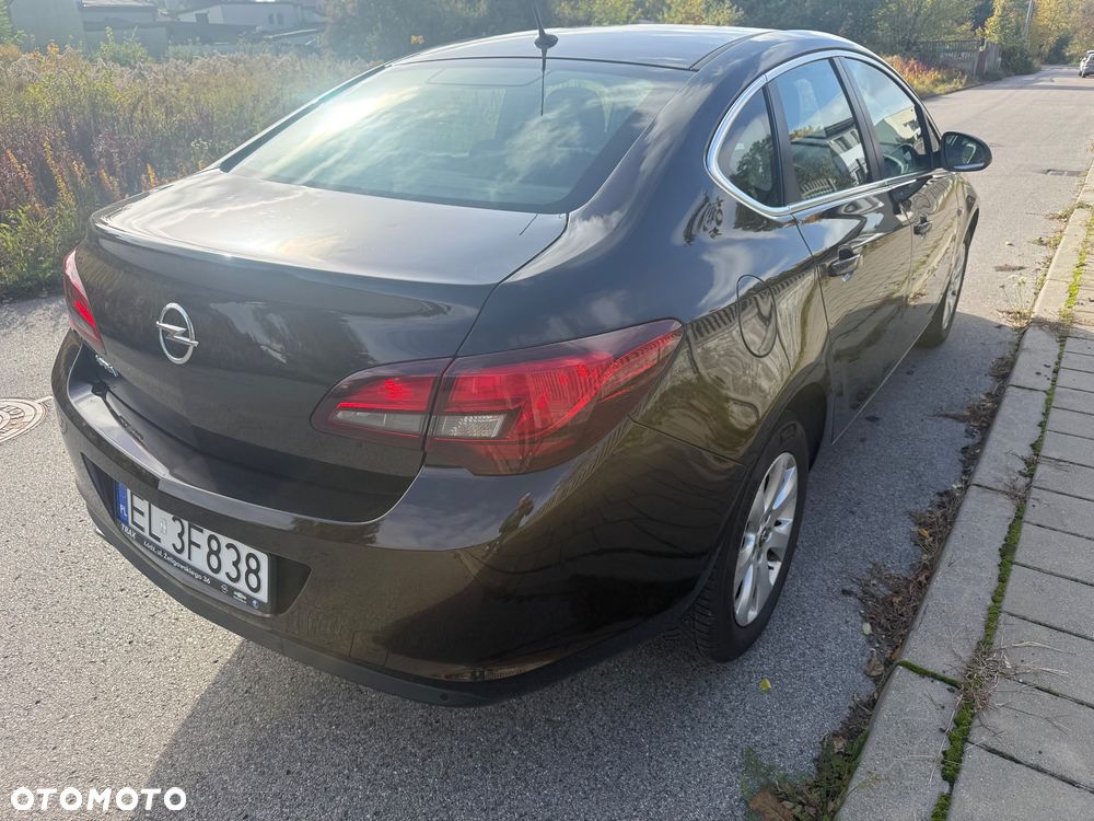 Opel Astra - 4