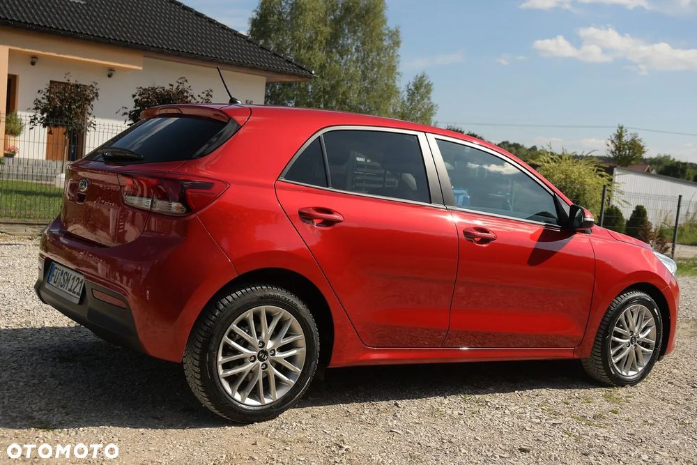 Kia Rio 1.4 L - 9