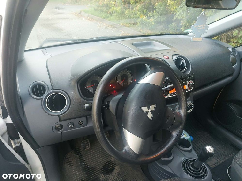 Mitsubishi Colt - 3