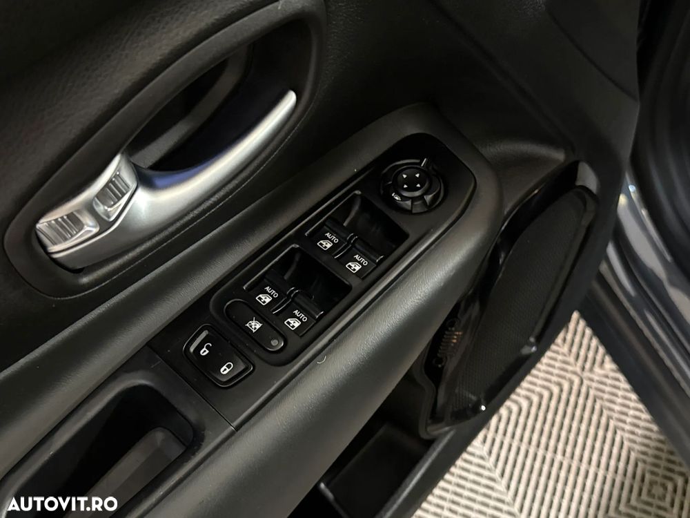 Jeep Renegade - 15
