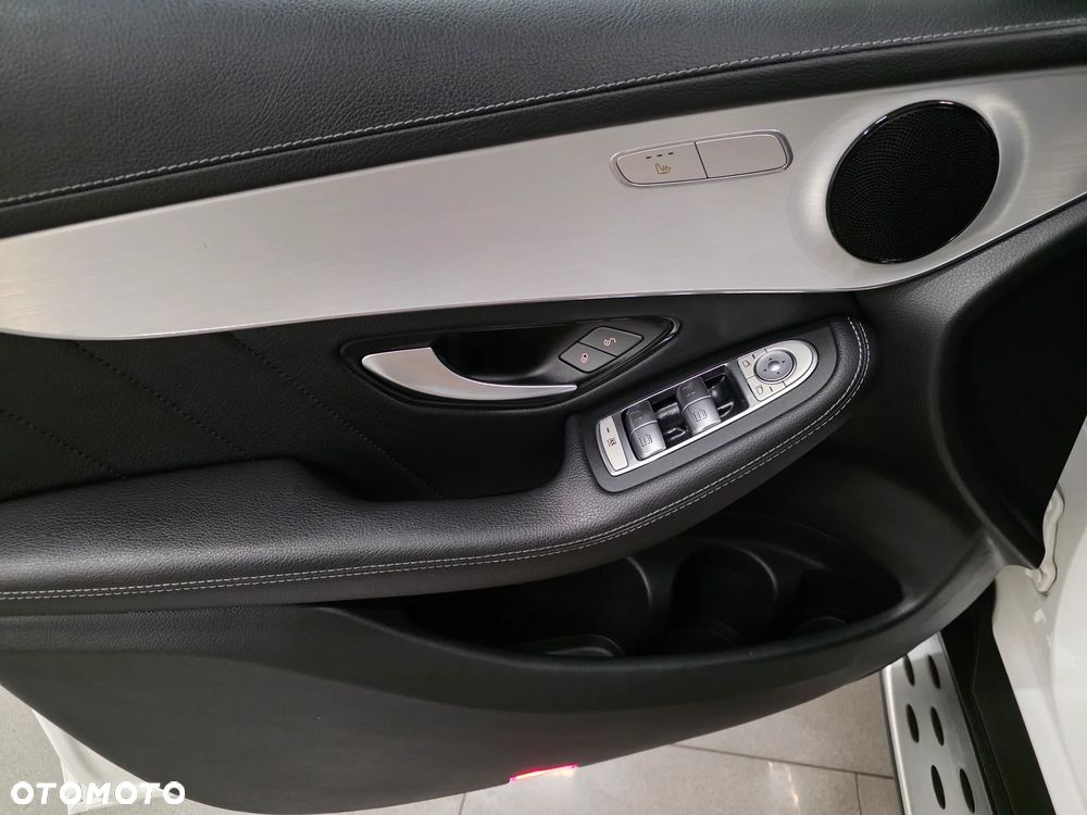 Mercedes-Benz GLC 220 d 4Matic 9G-TRONIC AMG Line Plus - 25